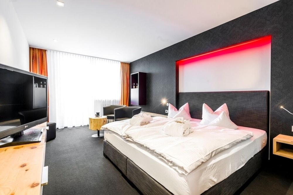 Romantic Double Room, Non Smoking photo 3