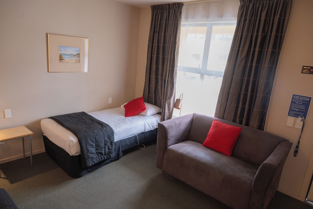 Double or Twin Room, Multiple Beds (1 Queen & 1 Single bed)