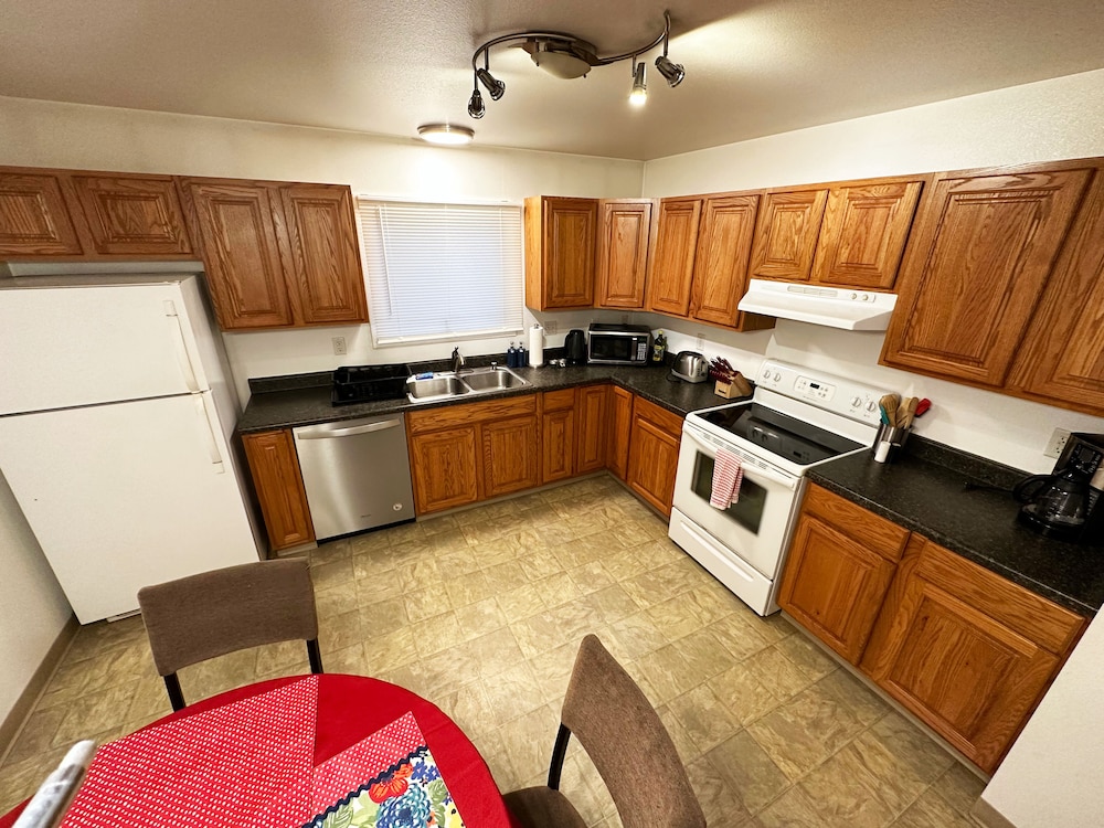 Superior Apartment, Multiple Beds, Non Smoking, Kitchen photo 3