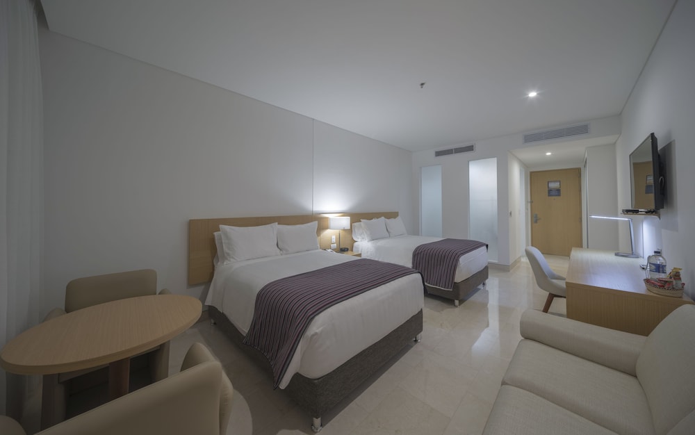 Standard Room, 2 Double Beds - Photo 1