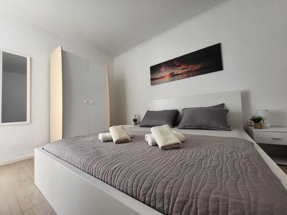 Apartment (One Bedroom Apartment With Balcony An) photo 2