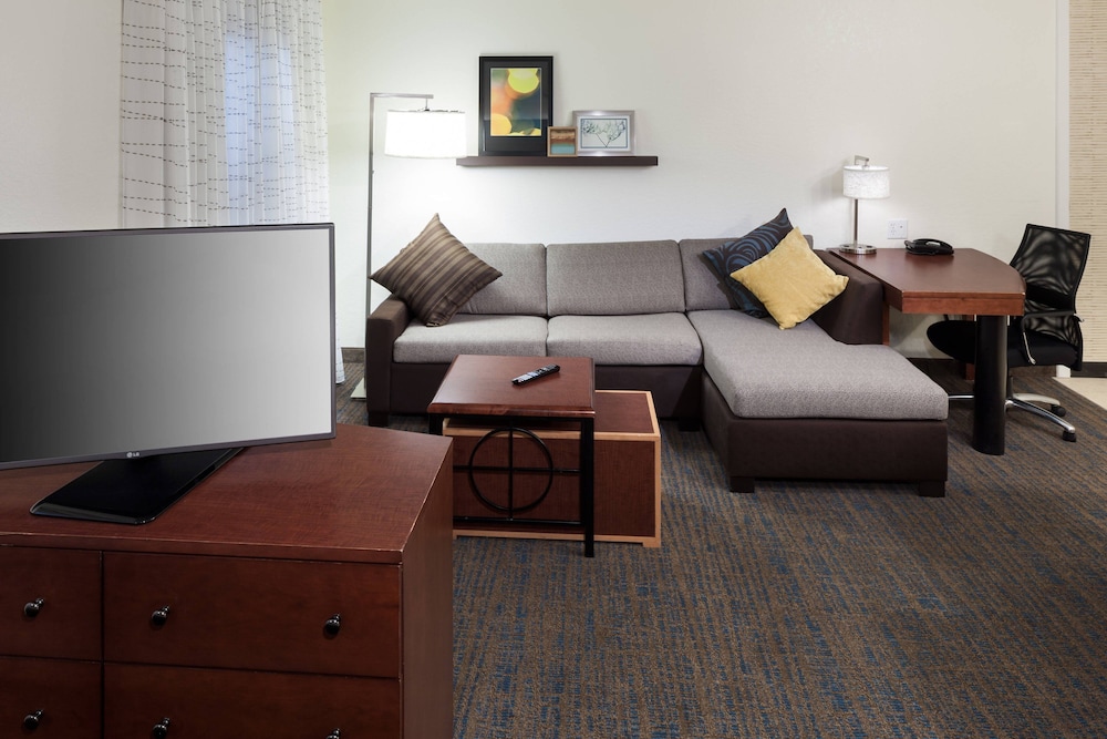 Studio, 1 King Bed With Sofa Bed (Mobility Accessible, Tub) - Photo 4