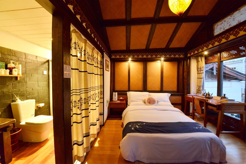 Room, 1 Queen Bed ( 9 )