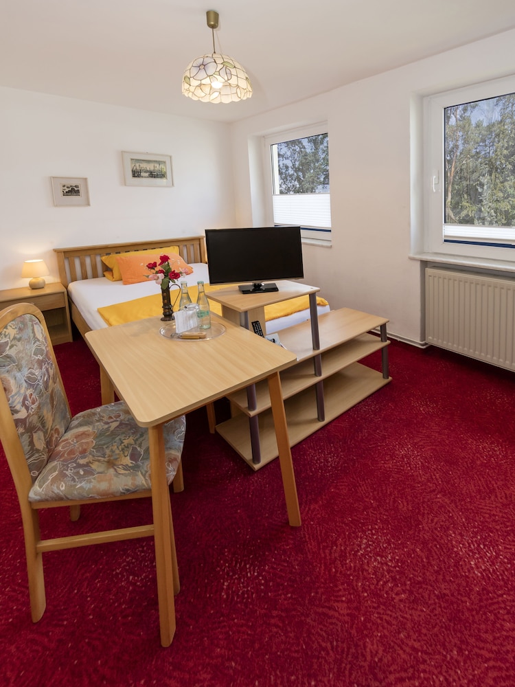 Basic Single Room photo 2