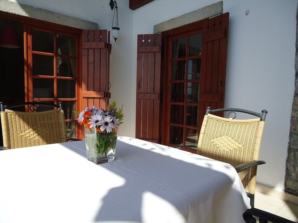 Junior Suite, 1 Bedroom, Partial Sea View