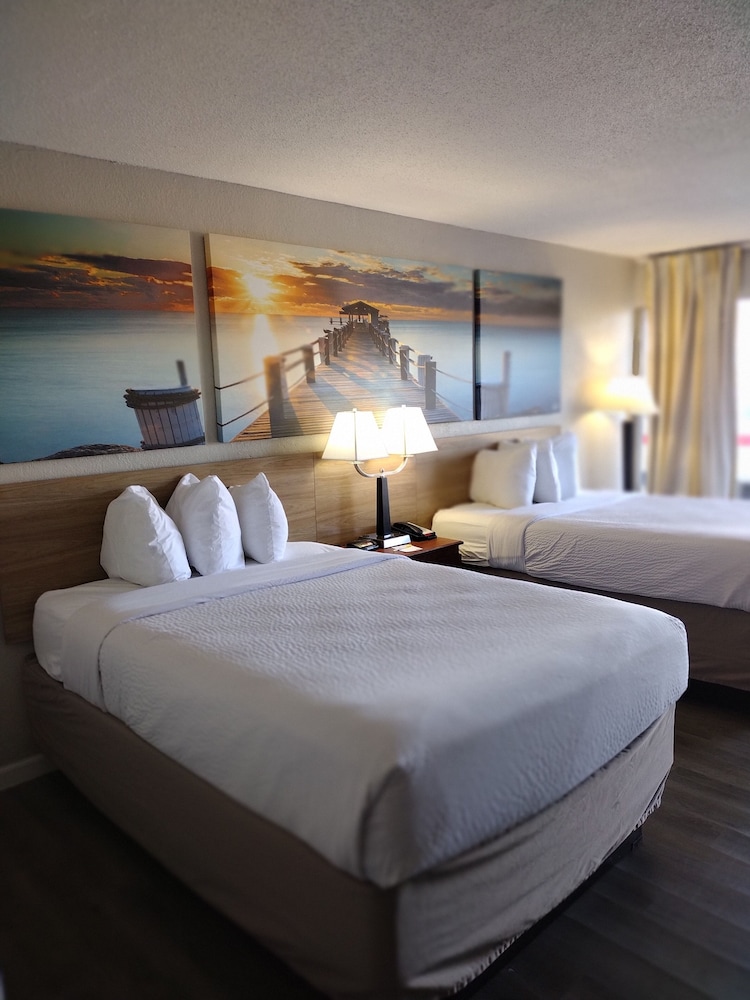 Room, 2 Double Beds, Non Smoking - Photo 2