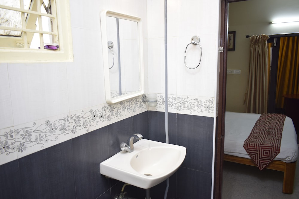 Standard Double Room - Photo 3
