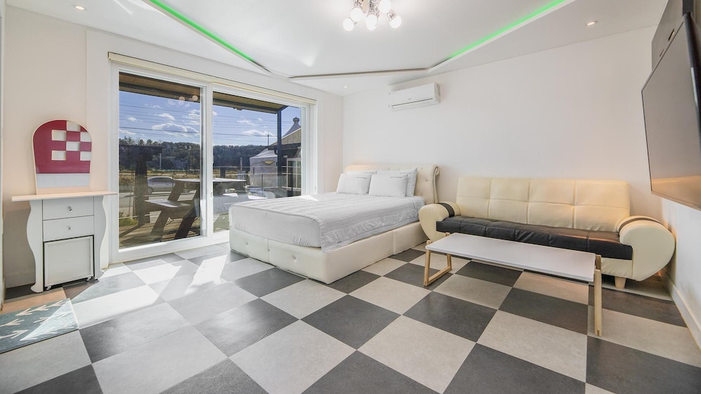 Basic Room, 1 Bedroom (red 101ho(spa))