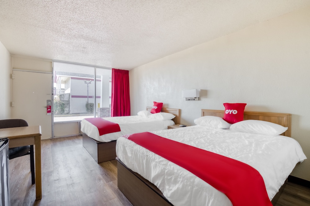 Room, 2 Double Beds photo 1