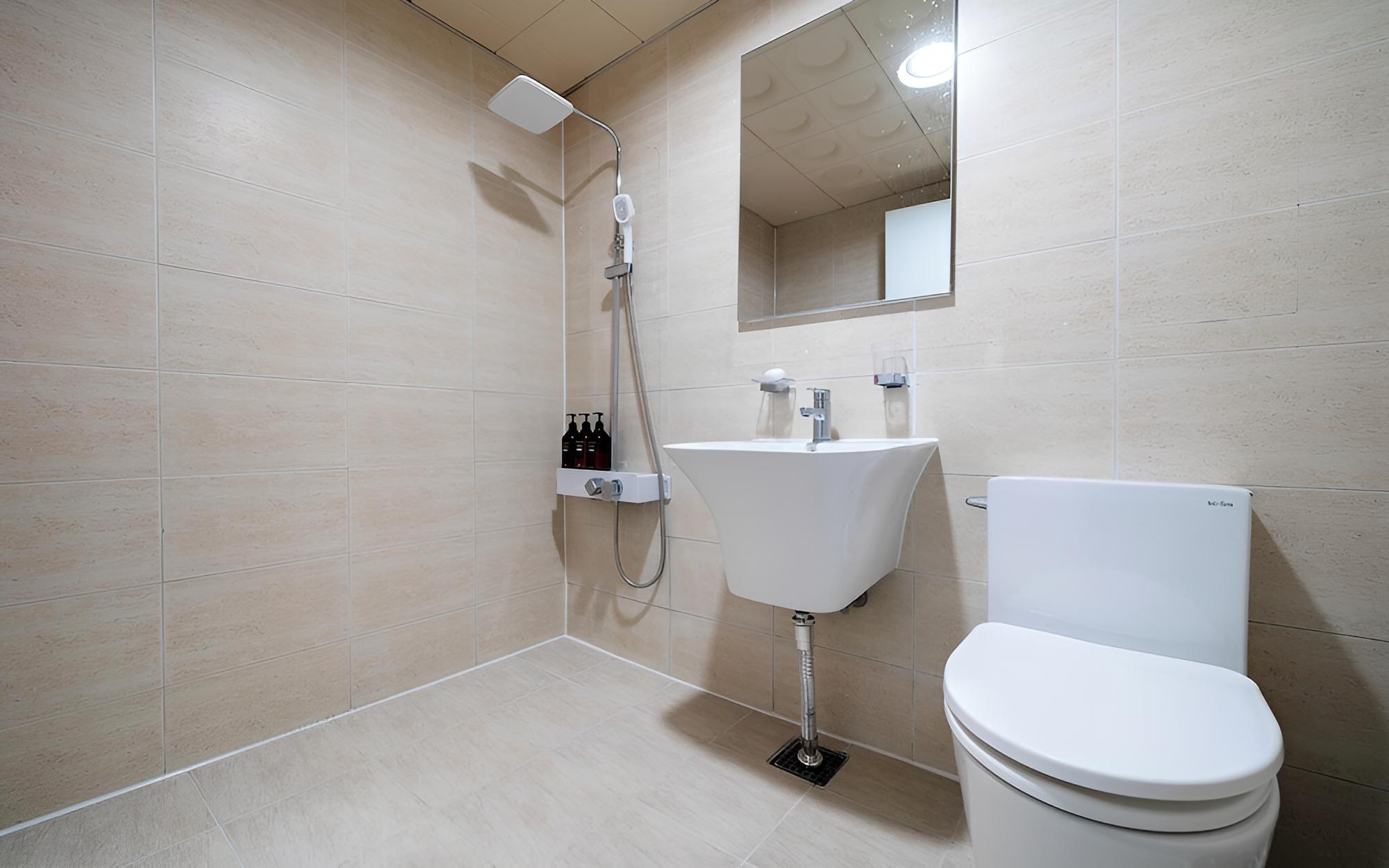 Room (Standard Room) - Photo 4