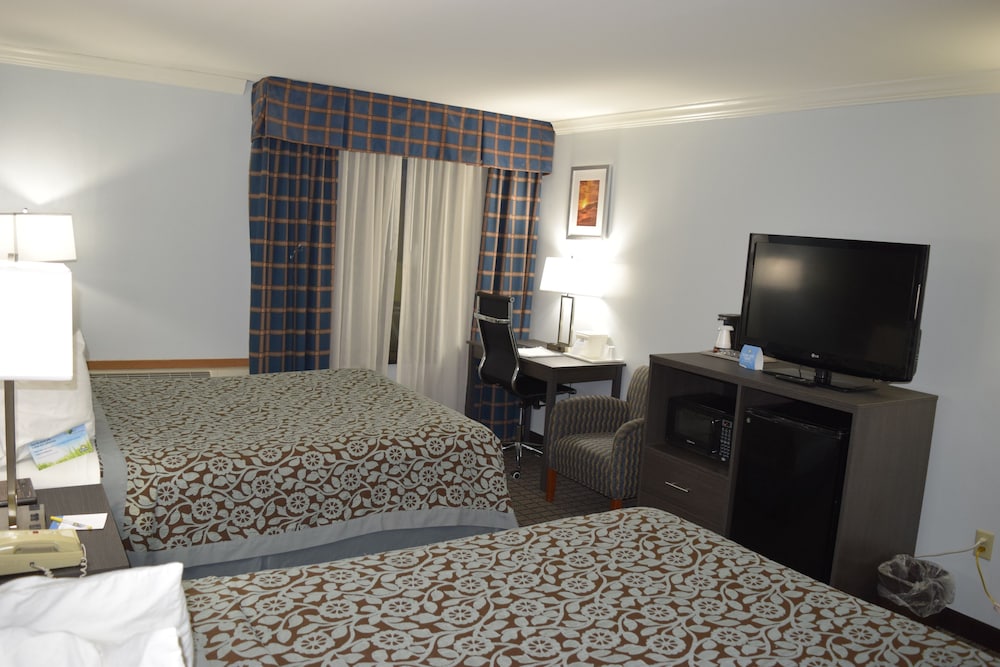 Room, 2 Queen Beds photo 3