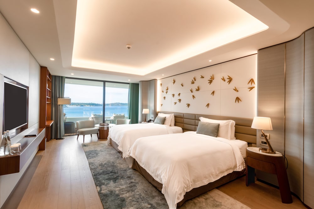 Room, 2 Queen Beds, Balcony, Sea View photo 2