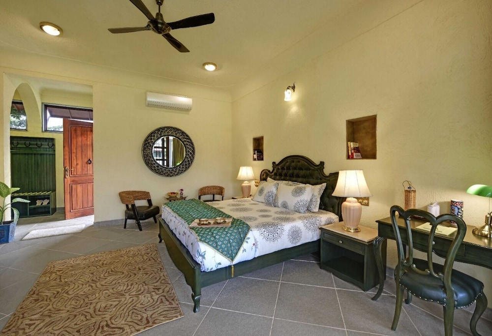 Royal Villa - Photo 2