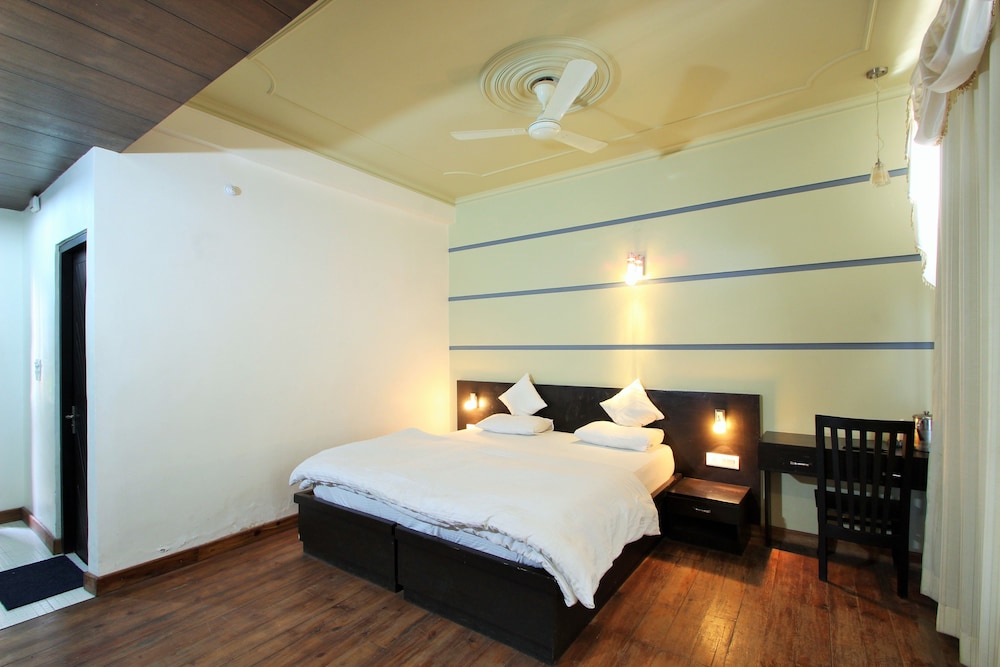Non AC Himalaya Facing Deluxe Room photo 1