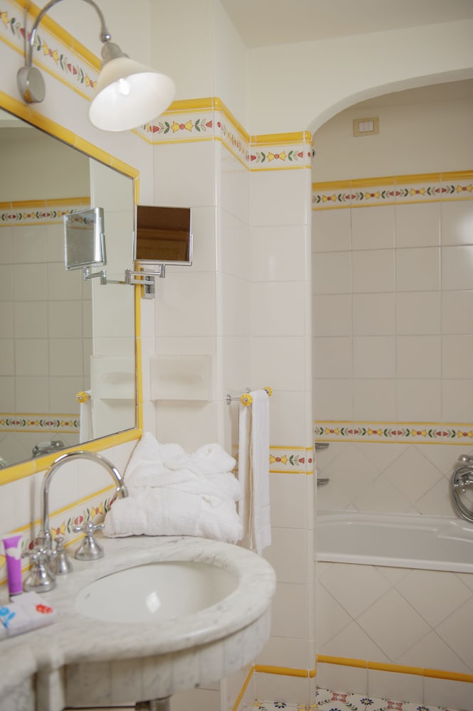 Standard Double Room Single Use thumbnail 5