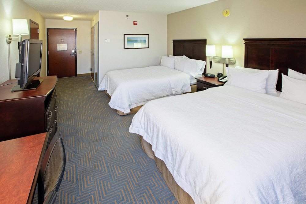 Room, 2 Double Beds, Accessible - Photo 1