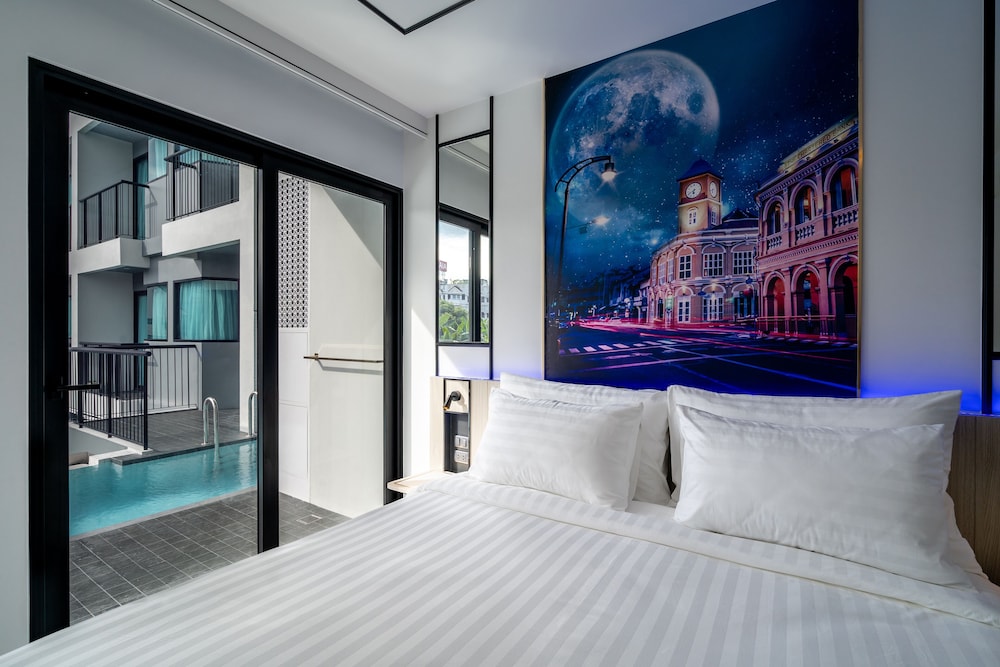 Deluxe Room, Pool Access - Photo 2