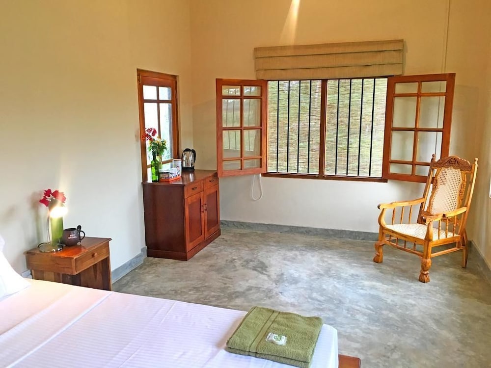 Grand Double Room, 1 Bedroom, Private Bathroom, Lake View photo 3