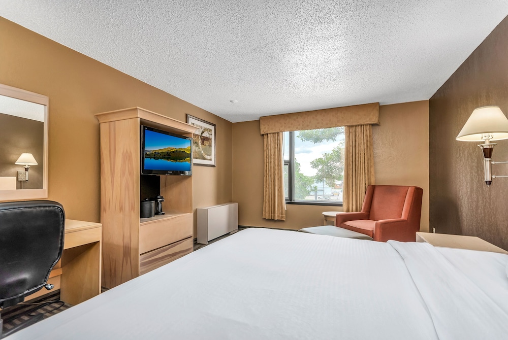 Standard Room, 1 King Bed - Photo 1