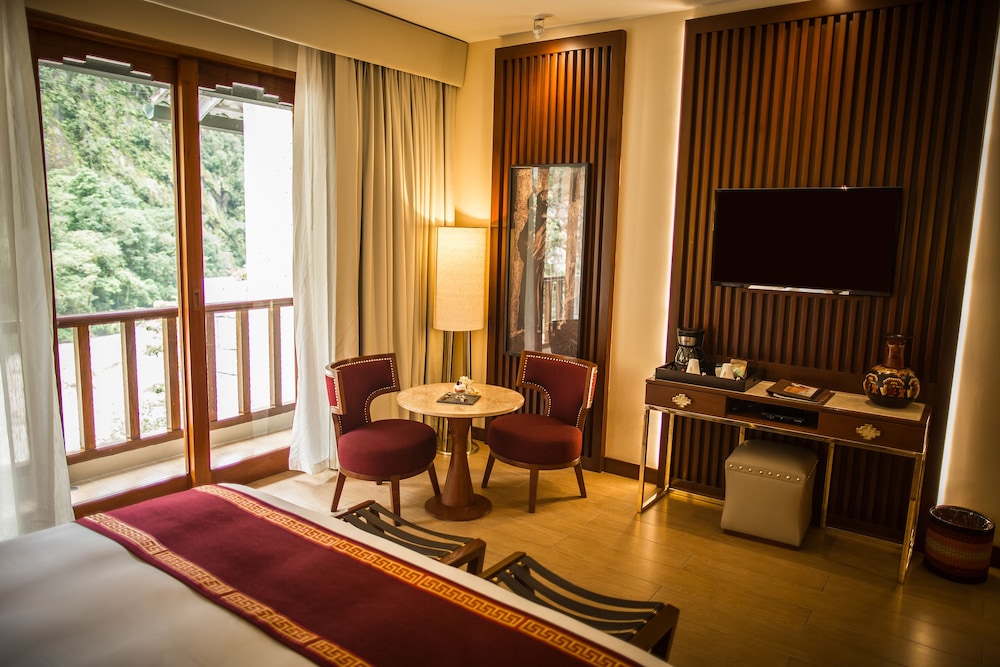 Deluxe Room, 1 King Bed, River View - Photo 6