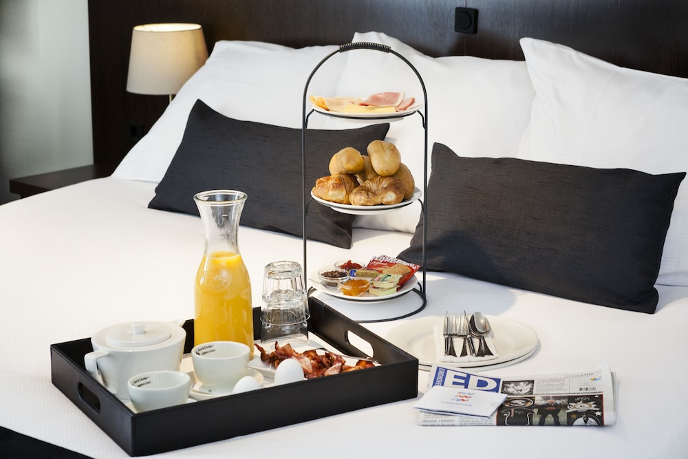 Deluxe Double or Twin Room - Photo 7