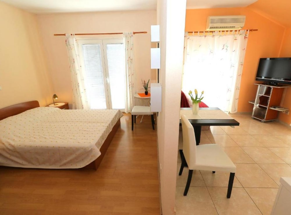 Apartment (Comfort One-Bedroom Apartment with Ba) photo 1