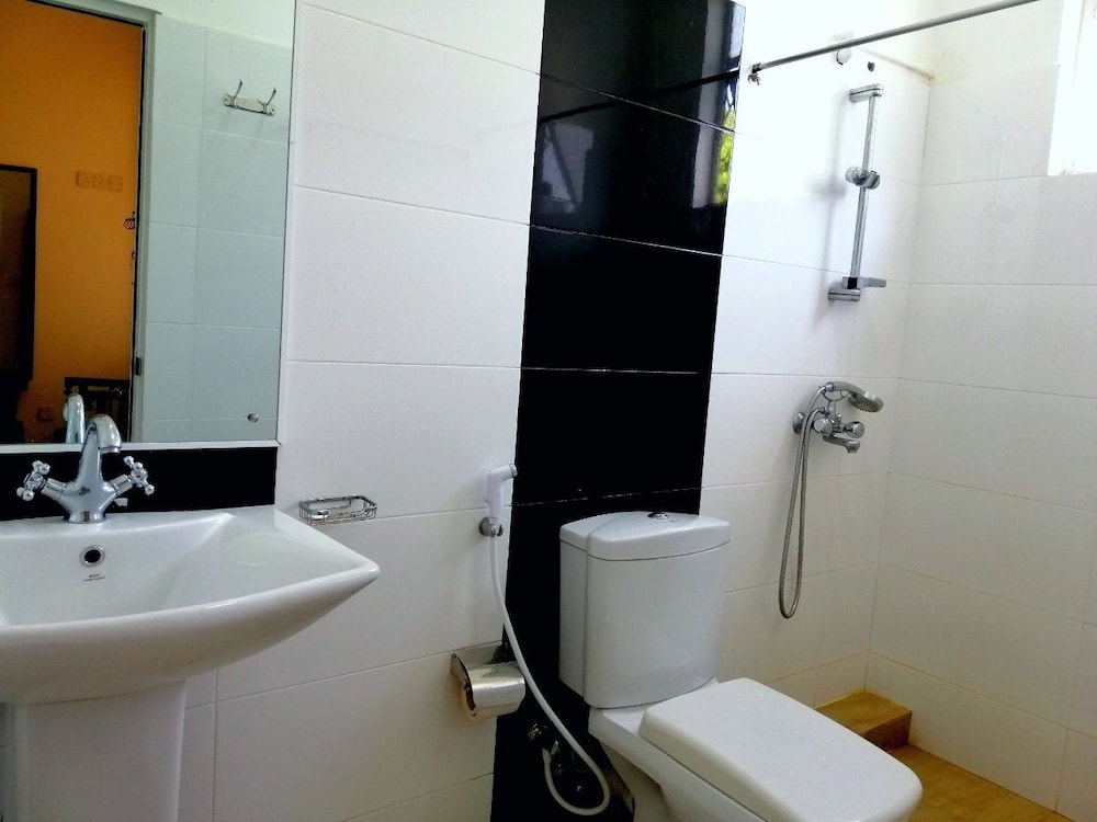 Triple Room, Multiple Beds, Non Smoking photo 2