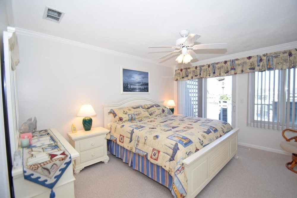 Townhome, 2 Bedrooms