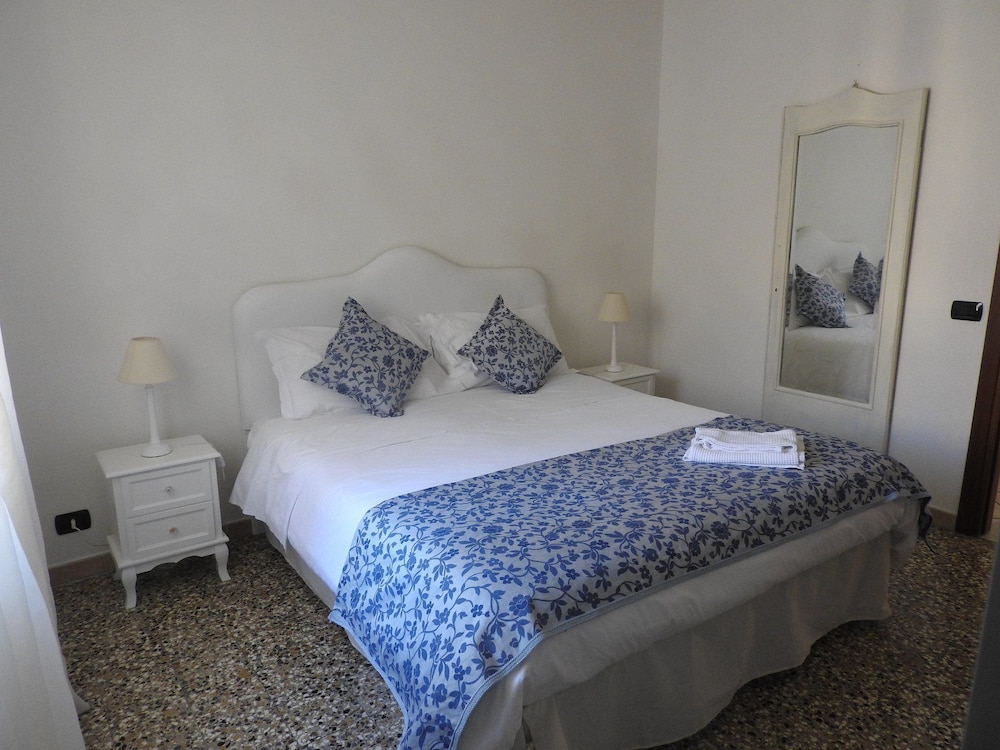 Comfort Double Room, Private Bathroom (External) photo 3