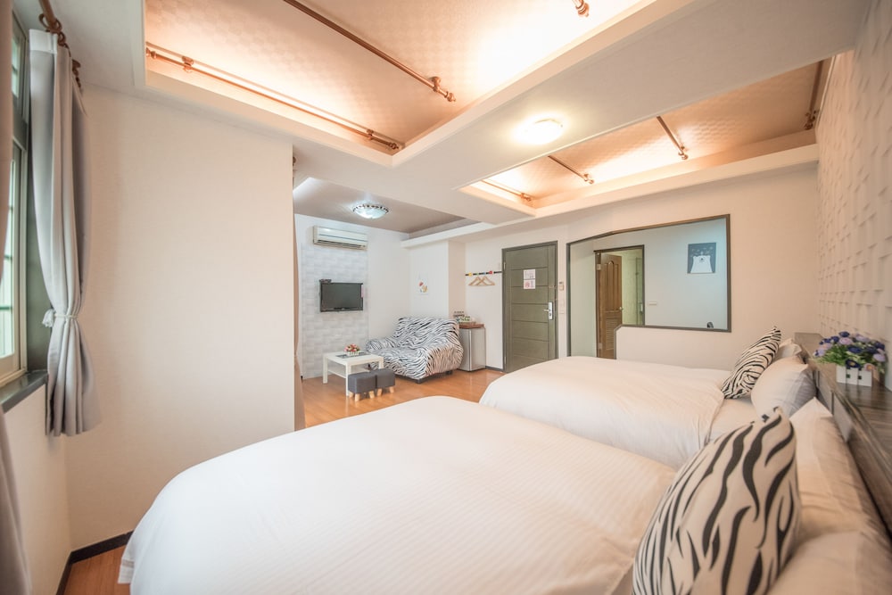 Design Twin Room, 2 Double Beds photo 2