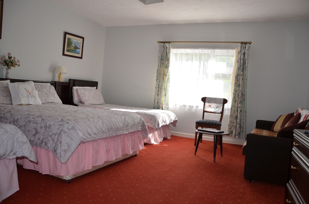 Family Room, Ensuite photo 1