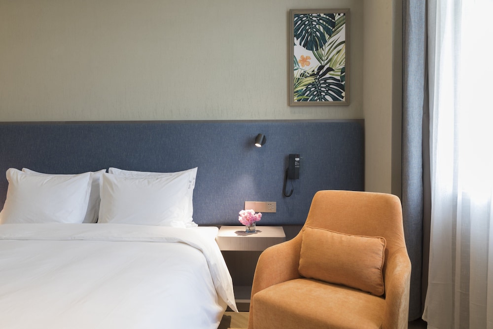 Suite, 1 King Bed (Additional Living Area) - Photo 3