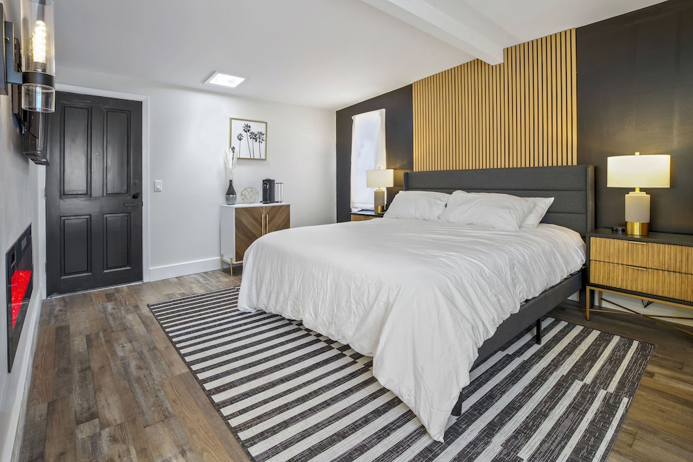 Deluxe Room - Photo 6