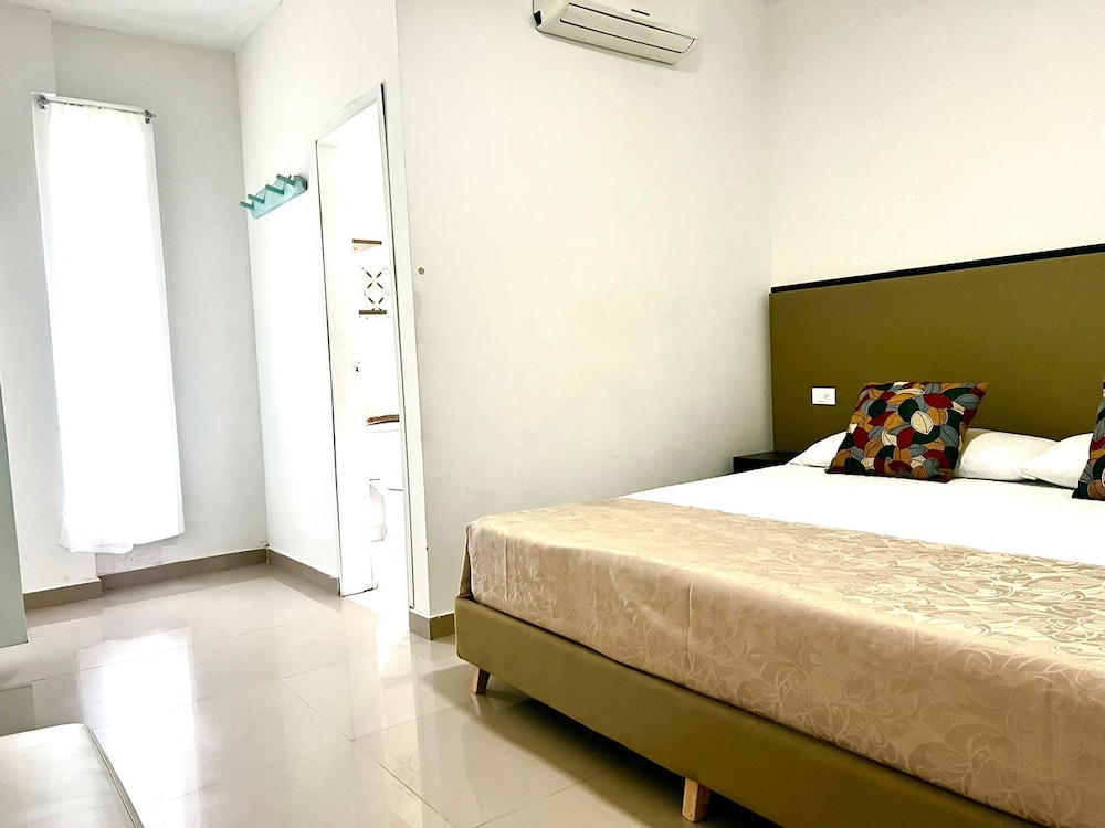 Honeymoon Room photo 1