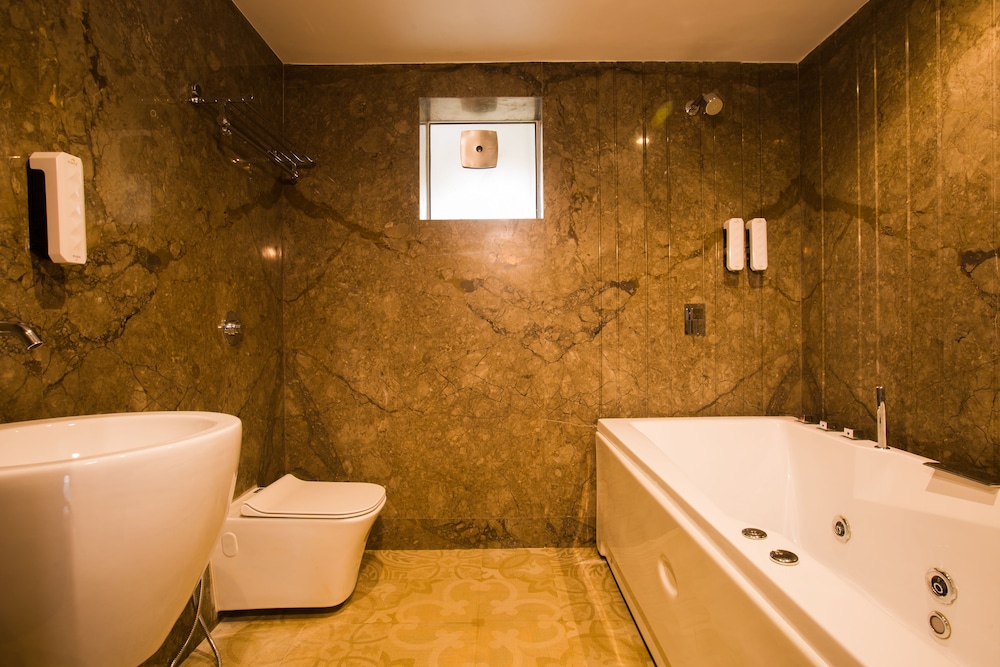Royal Suite photo 2