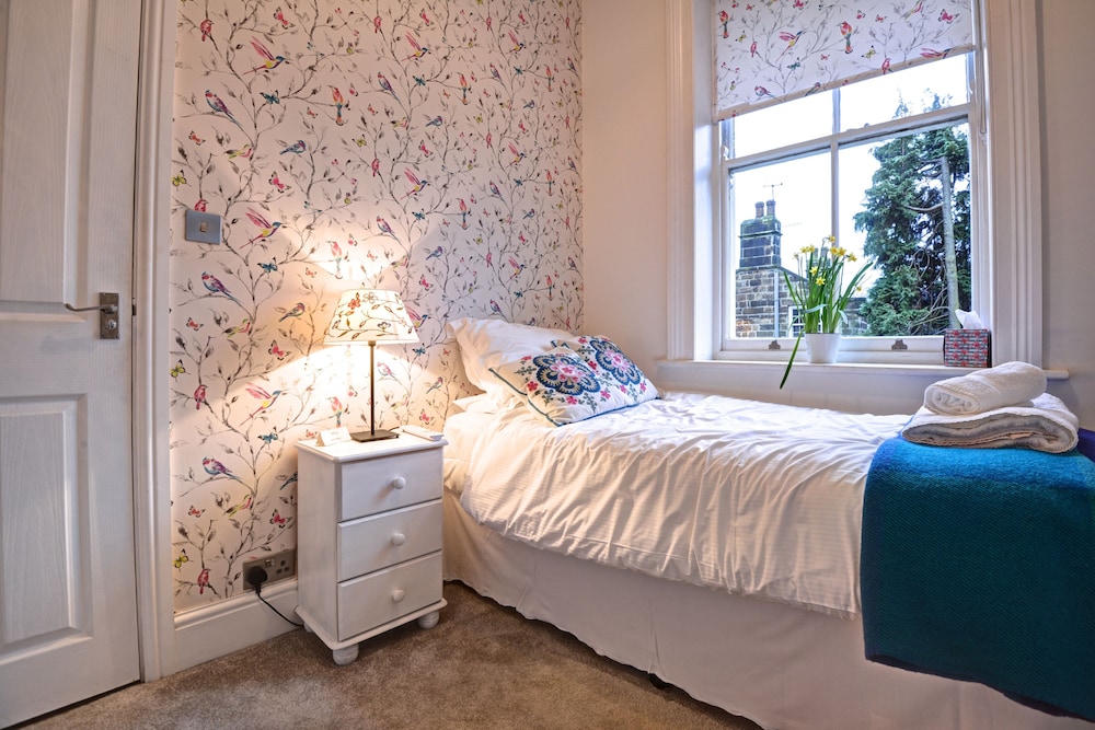 Single Room (With Shower)