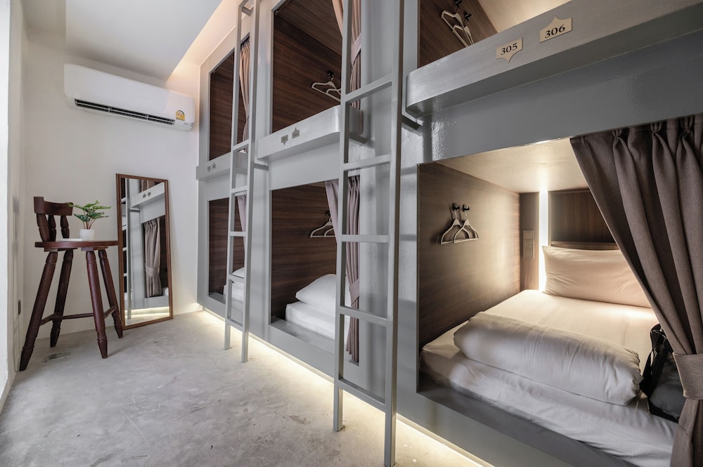 Bottom Bunk Mix Gender Capsule