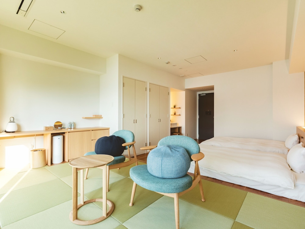 Standard Japanese Western-style Room B, Non Smoking, No Private Bathroom - Photo 13