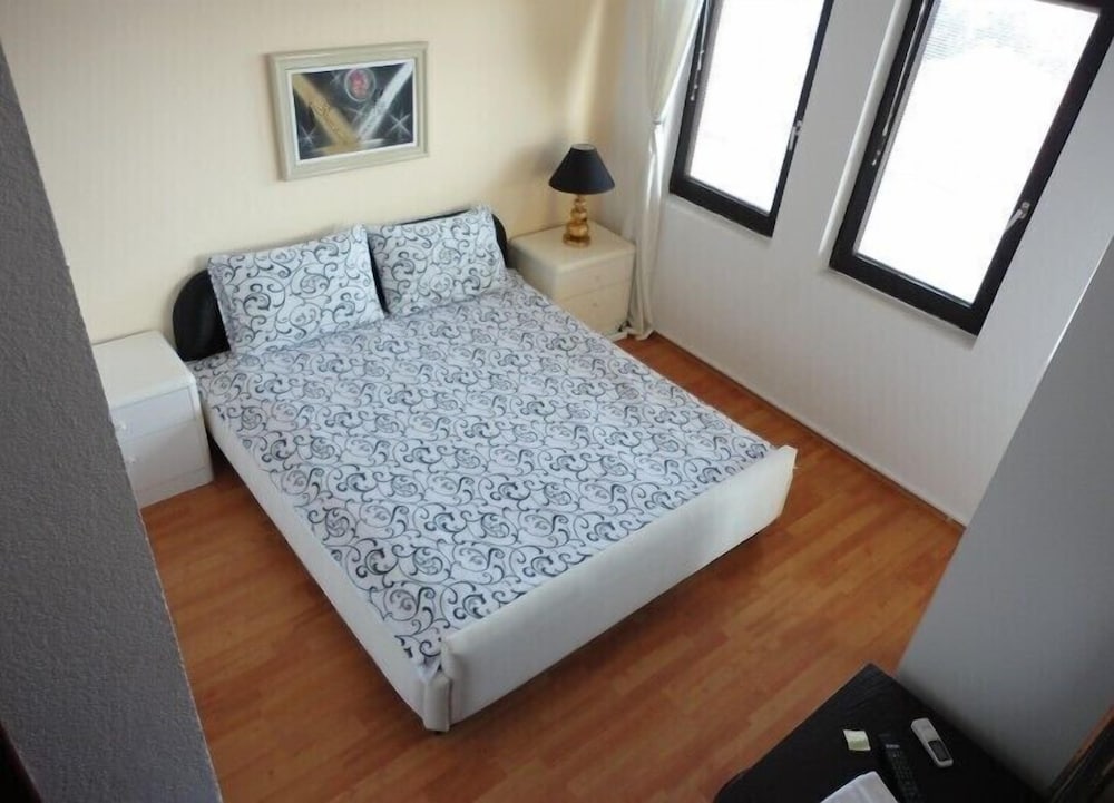 Double Room, Balcony, Lake View photo 2