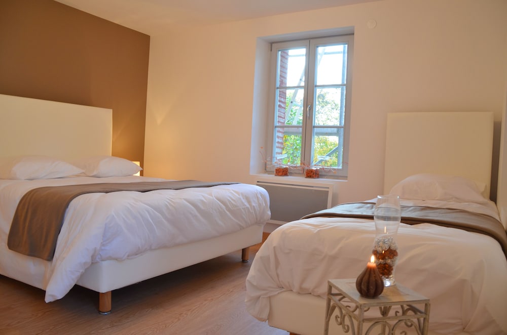 Comfort Triple Room (Bronzite)