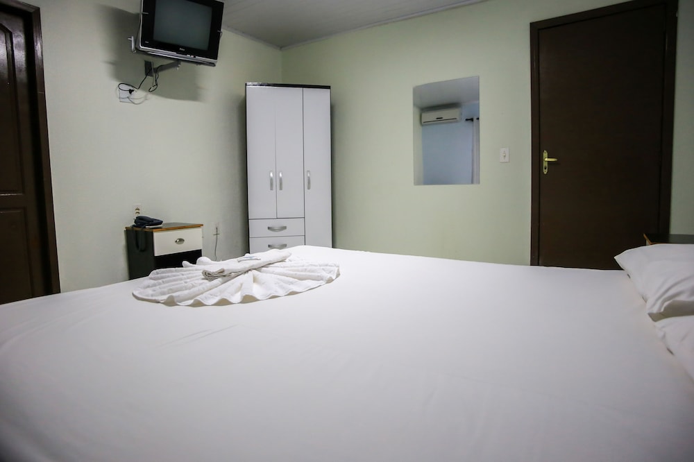 Quarto Duplo Luxo Com Ar Condicionado