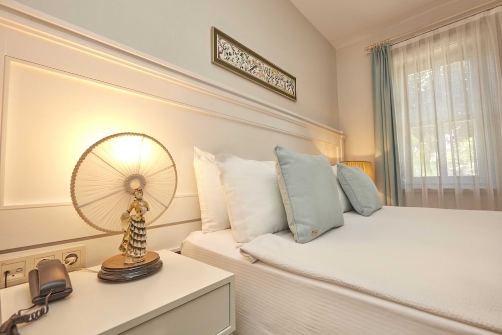 Deluxe Double Room - Photo 14
