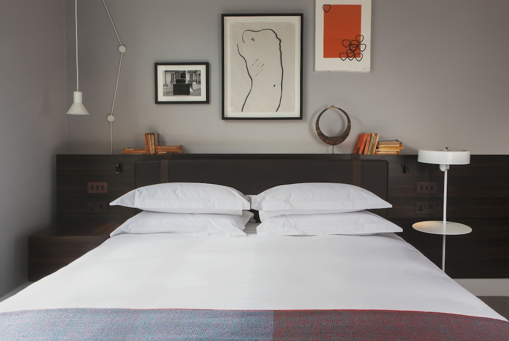 Double Room (Room type located in all floors) photo 3