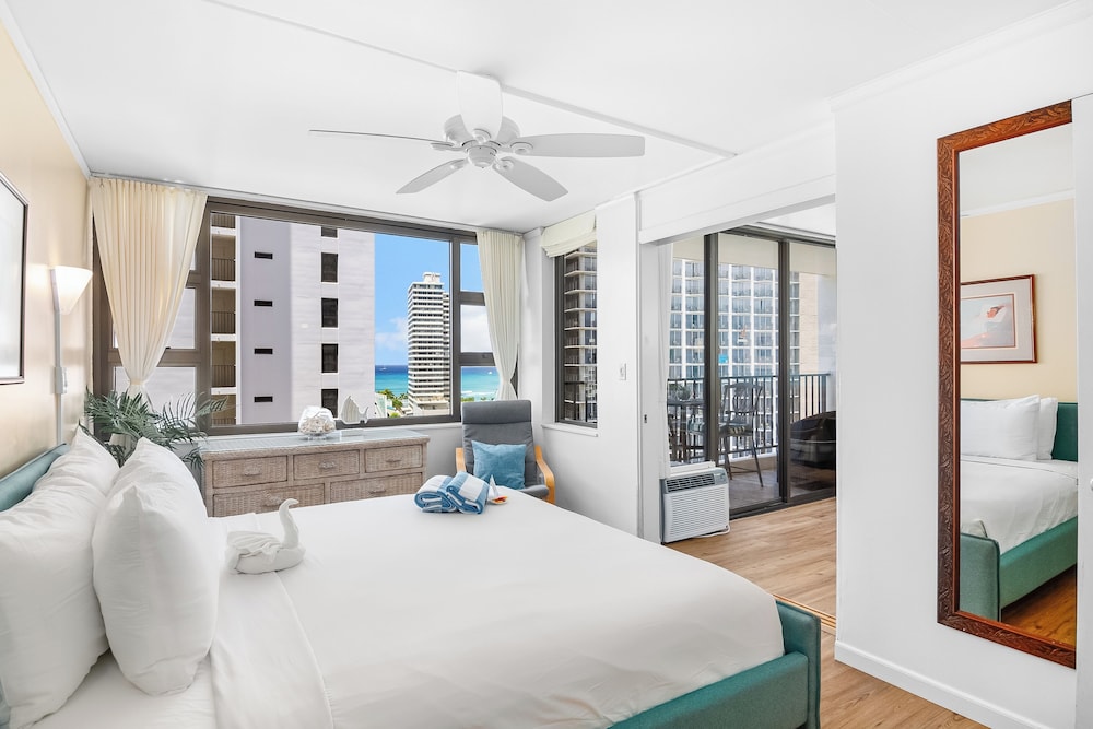 Premium Apartment, 1 King Bed with Sofa bed, Kitchen, Ocean View (0168)