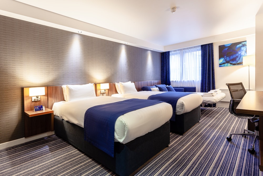 Standard Room, Multiple Beds (with Free Hot Breakfast) - Photo 1