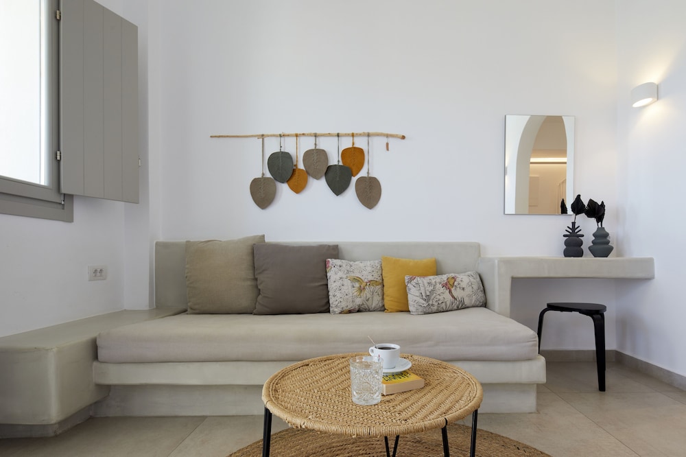 Luxury Suite, 1 King Bed with Sofa bed, Jetted Tub, Sea View