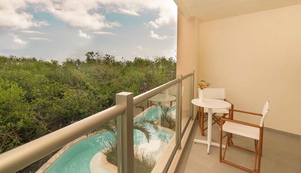 Junior Suite Tropical View King