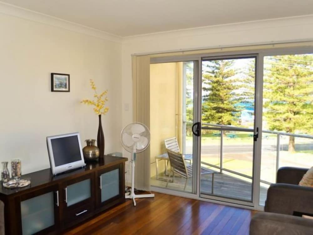 Seaspray Apartment 3 (5 night min) photo 3