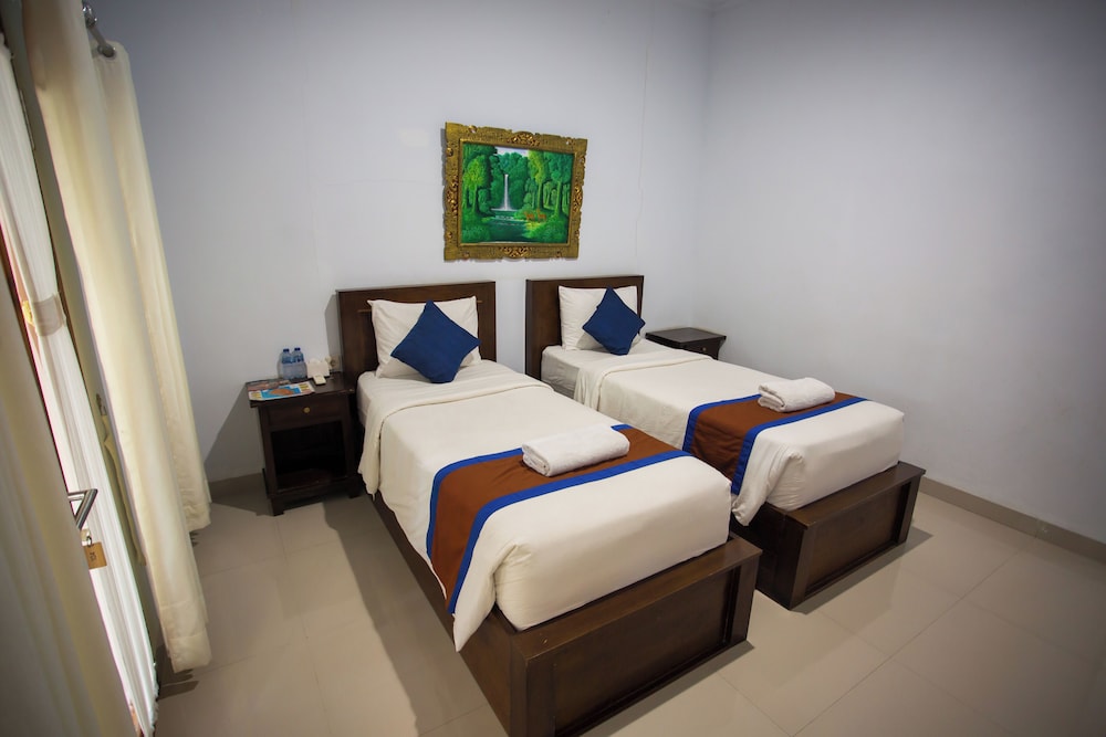 Standard Twin Room, 1 Bedroom, Courtyard View photo 3