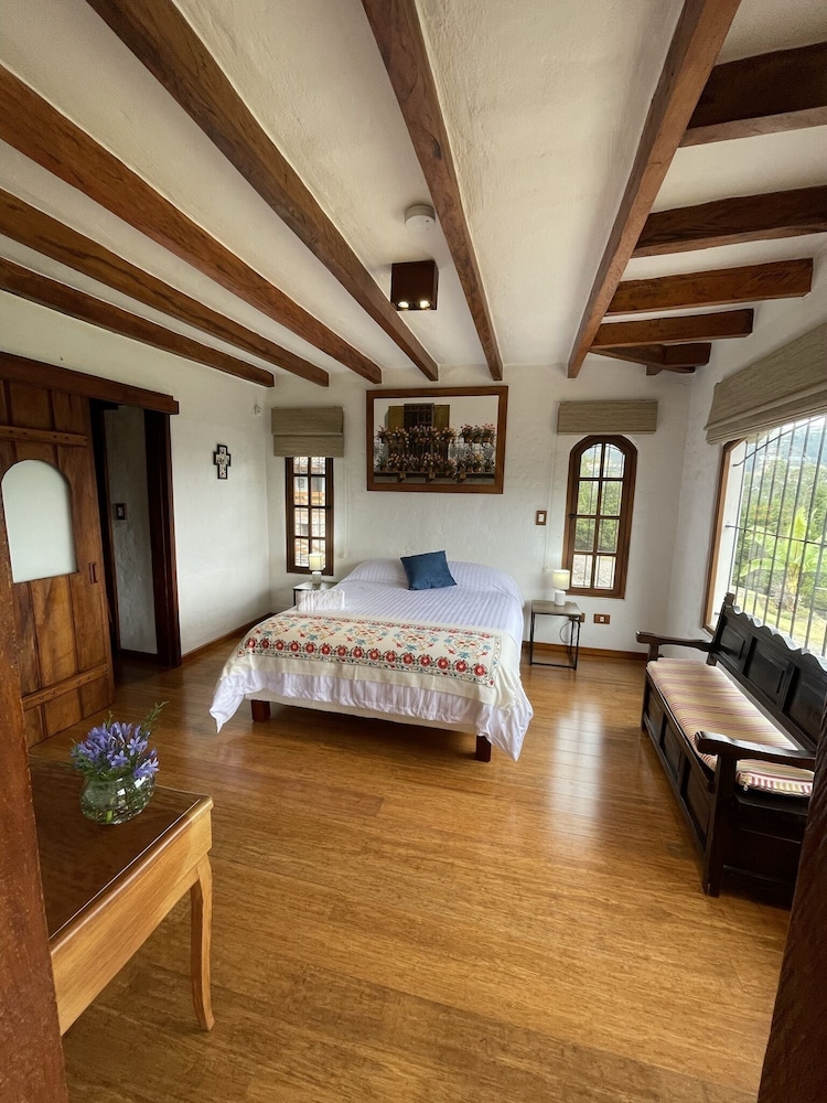 Family Room, 2 Bedrooms, Accessible, Valley View photo 2